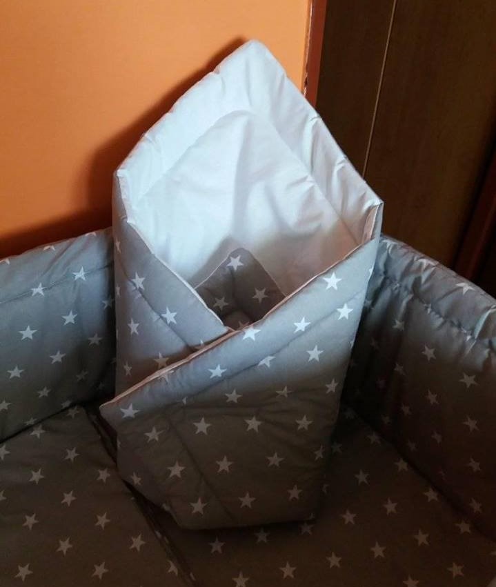 Zavinovačka šedá, hvězdičky bílé