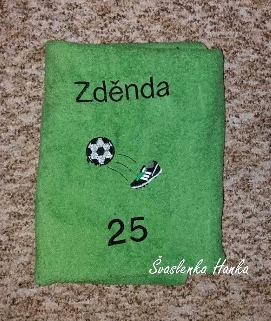 Osuška se jménem a kopačka