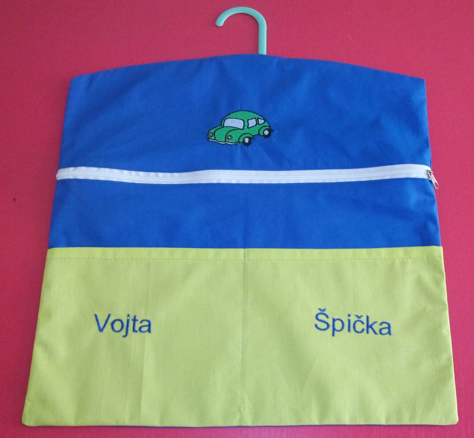 Kapsář na ramínko Auto