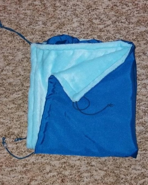 Nepadací deka/nánožník na kočárek modrá