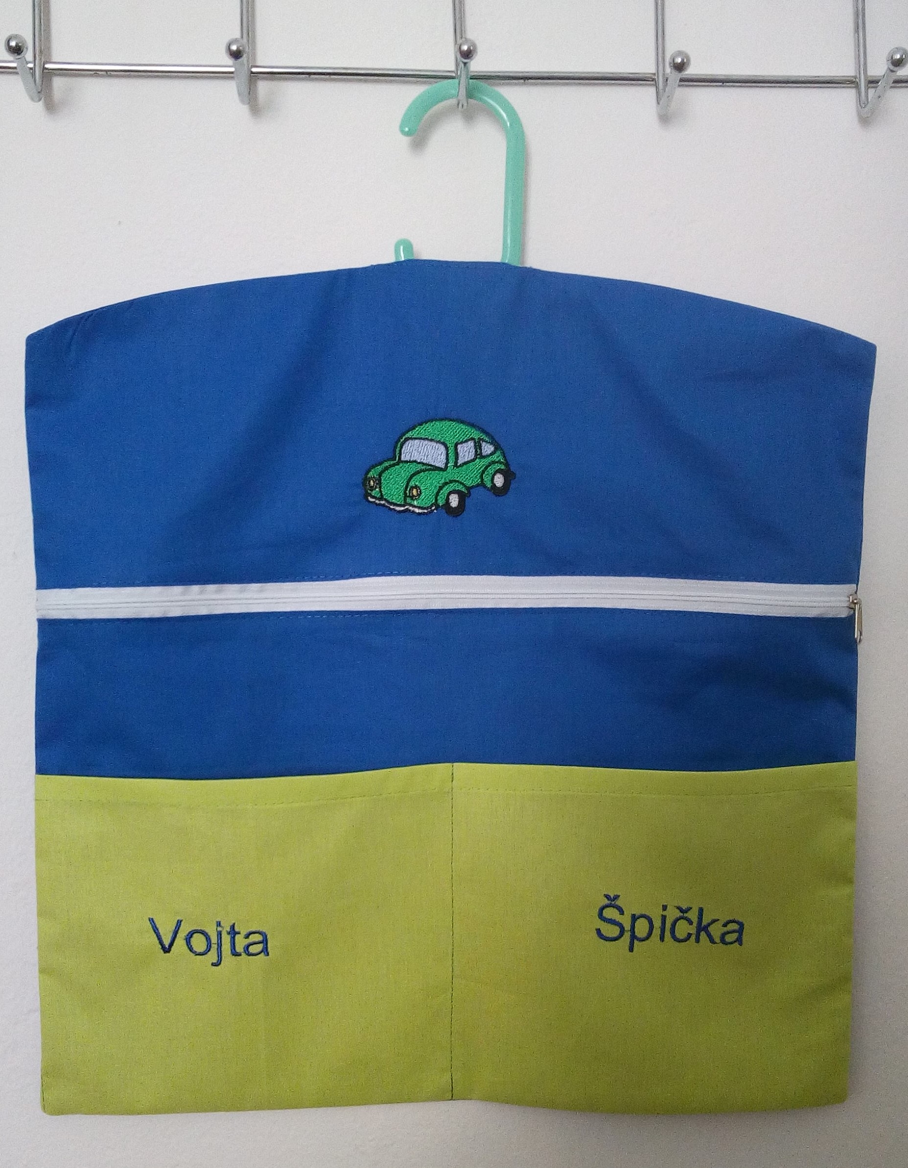 Kapsář na ramínko Auto