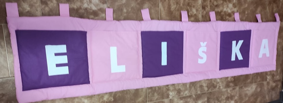 Kapsář  se jménem na suchý zip