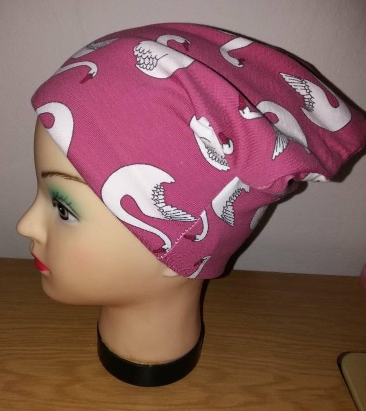 Dětská čepice labutě