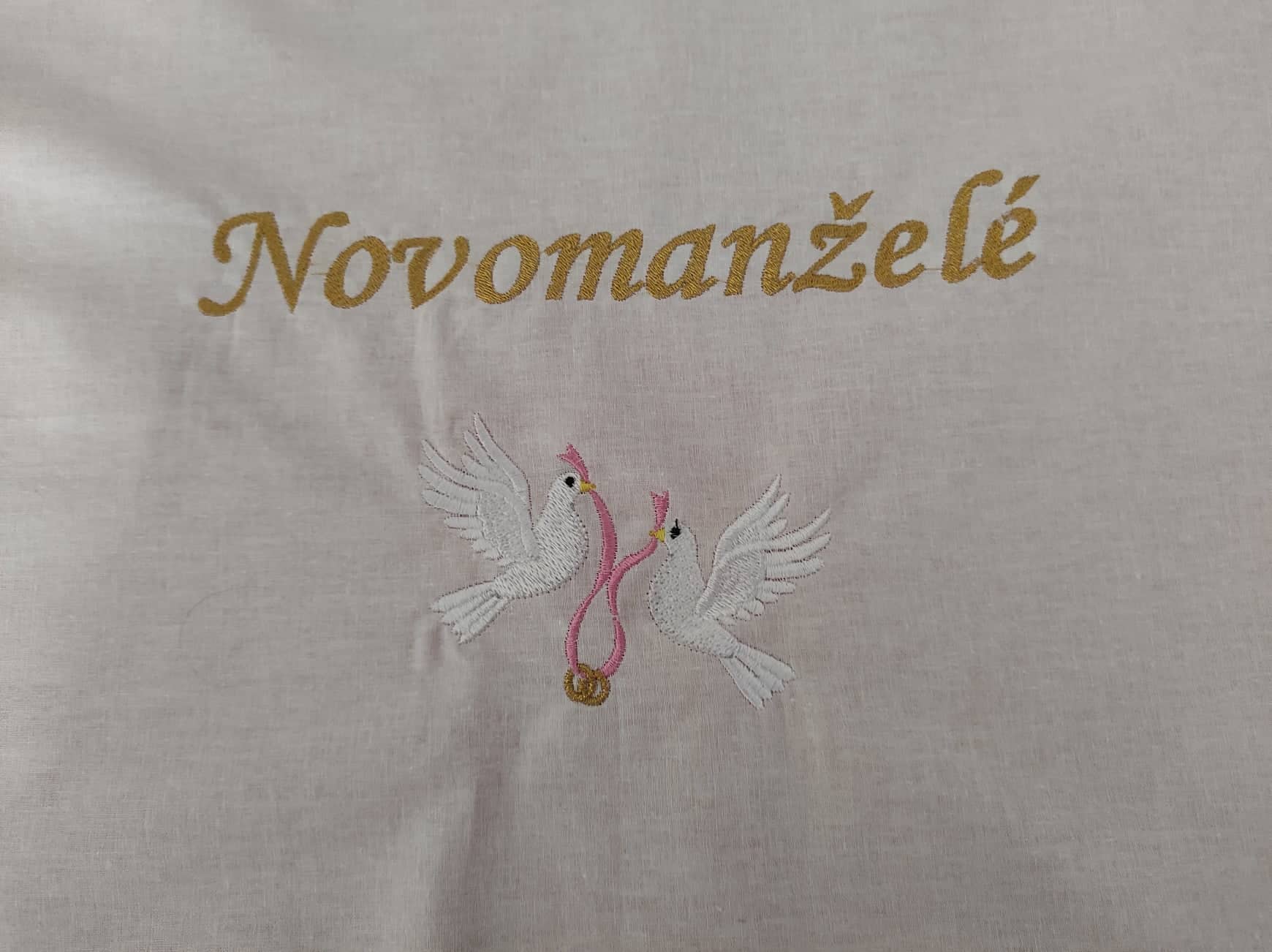 Svatební bryndák novomanželé- holubičky
