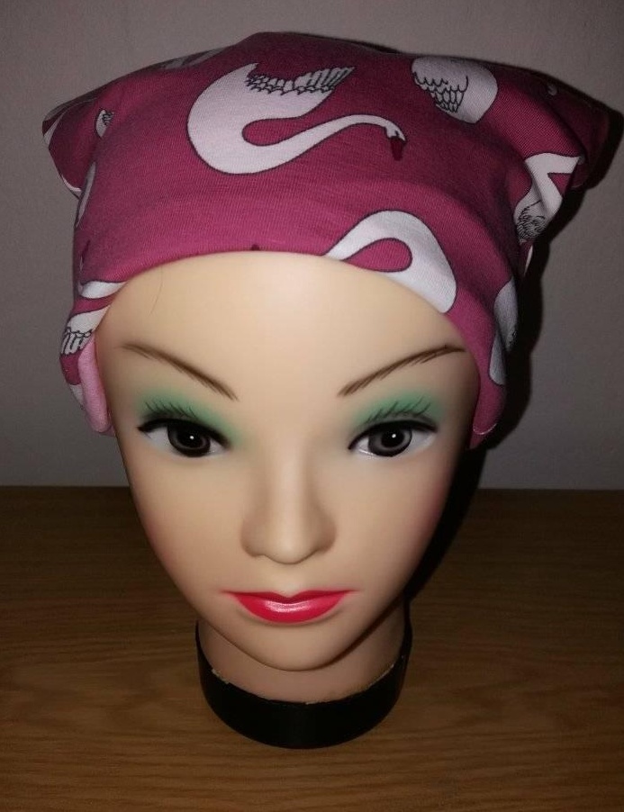 Dětská čepice labutě