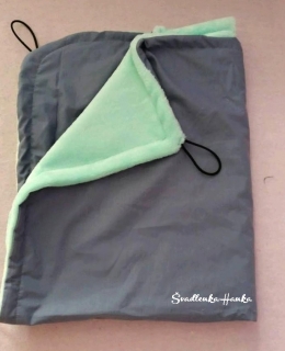 Nepadací deka/ nánožník šedý+ mentol polar fleece