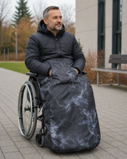 Zimní Nánožník na invalidní kočárek/vozík černá kouř s kapsou